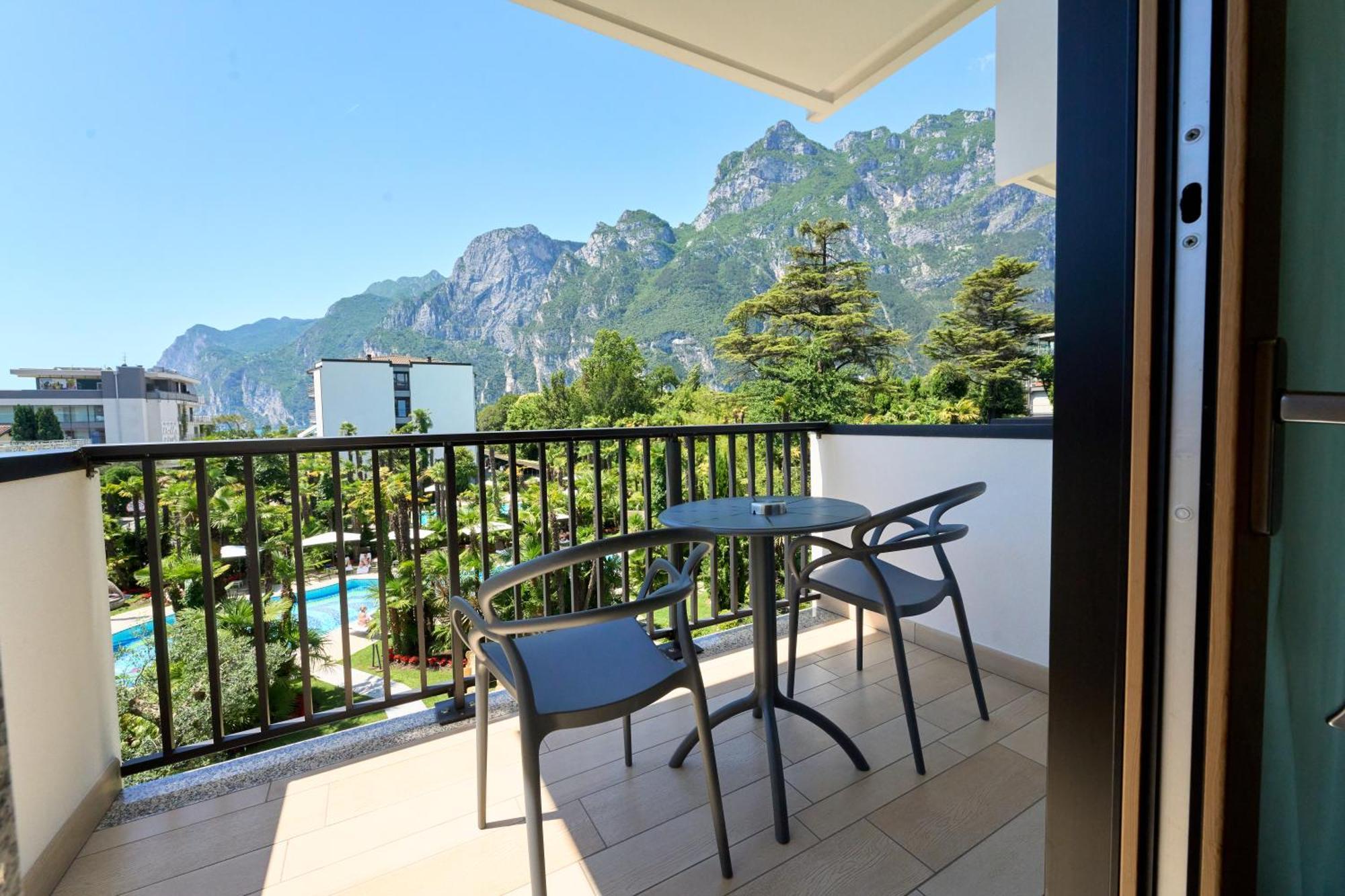 Parc Hotel Flora S Riva del Garda Luaran gambar