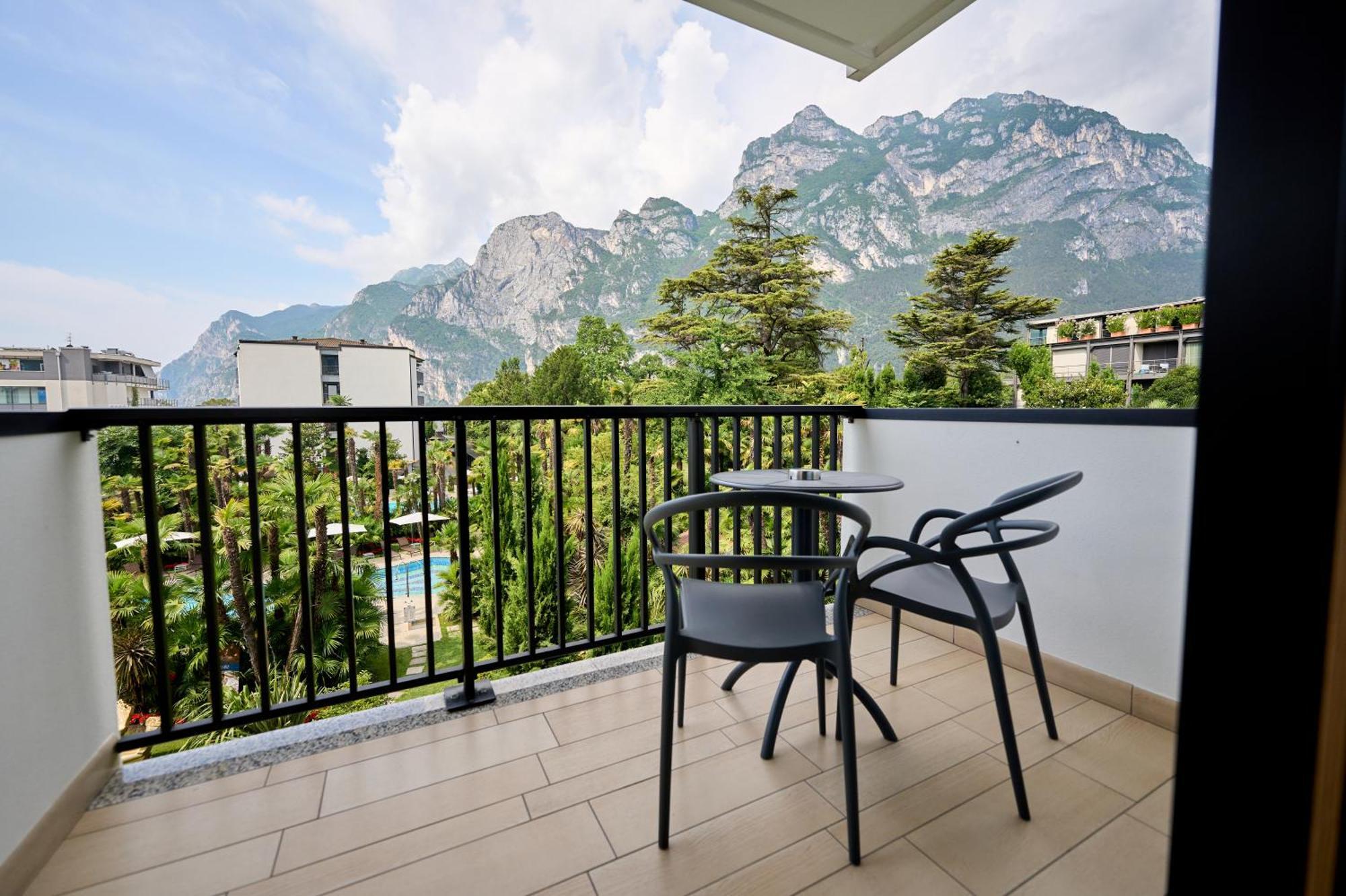Parc Hotel Flora S Riva del Garda Luaran gambar