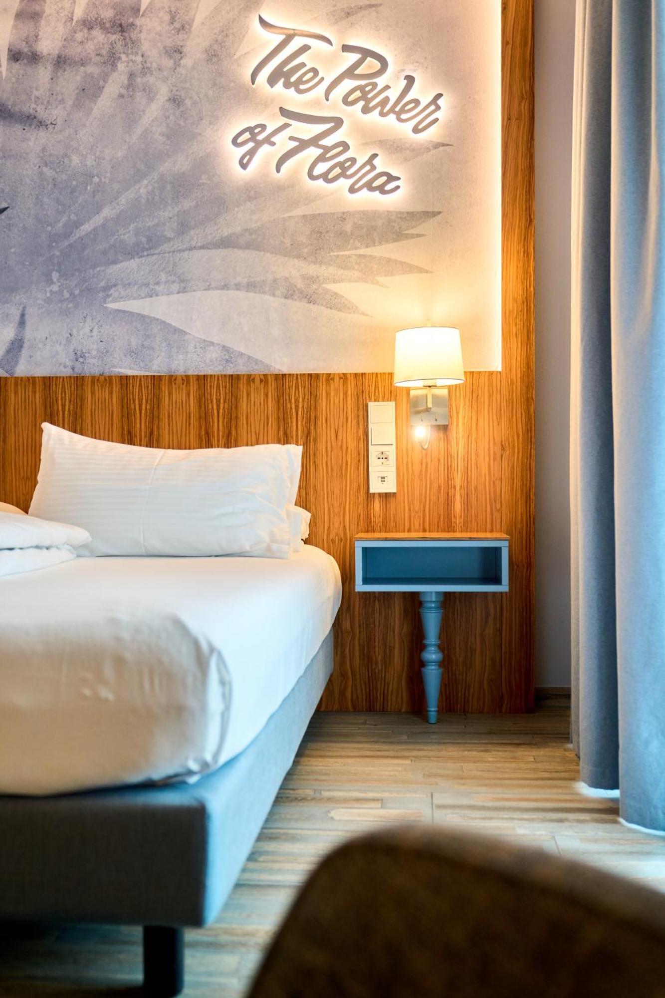 Parc Hotel Flora S Riva del Garda Luaran gambar