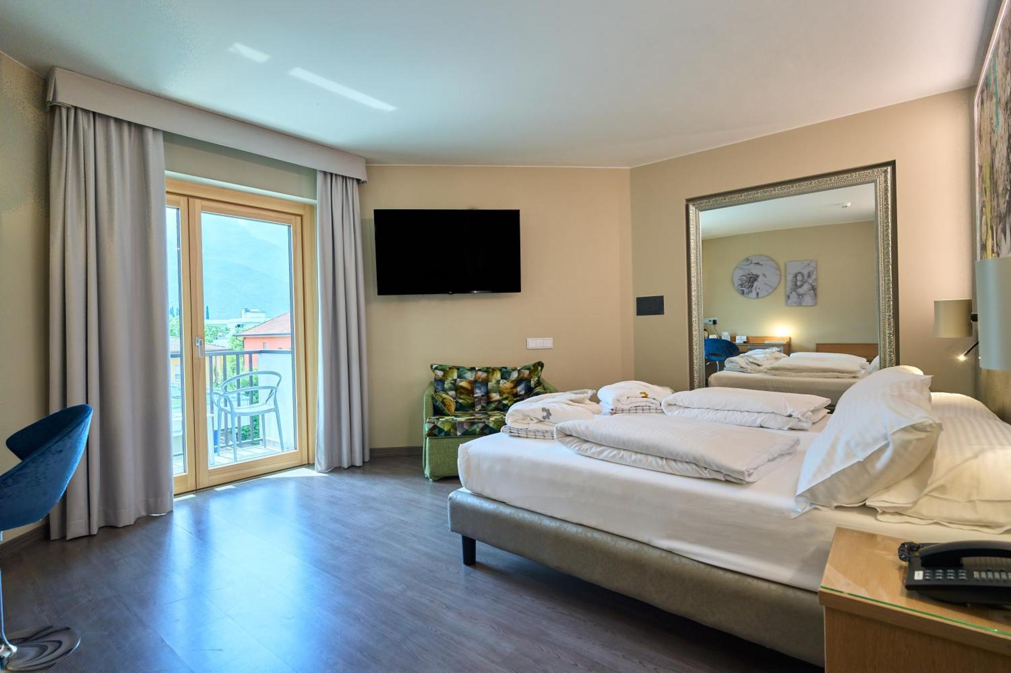 Parc Hotel Flora S Riva del Garda Luaran gambar