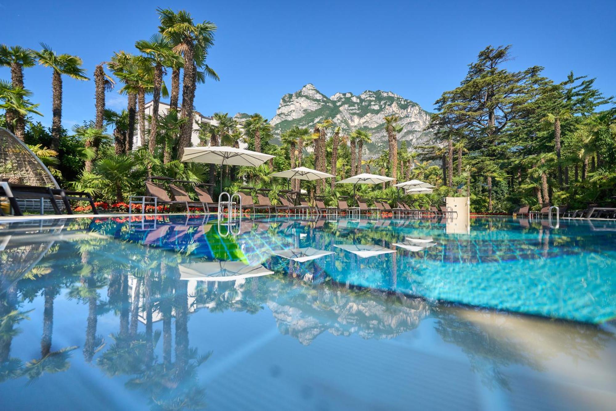 Parc Hotel Flora S Riva del Garda Luaran gambar